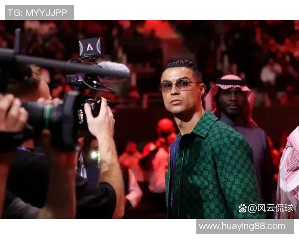 足球明星休闲服亮相赛场引领时尚潮流展现个性魅力