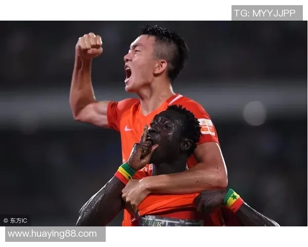 足球明星女性运动员优雅跑姿展示与魅力瞬间解析