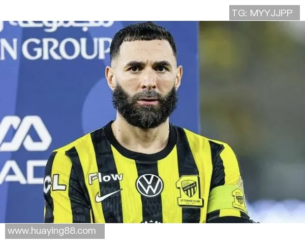 足球明星遭队友恶搞视频曝光引发热议网友纷纷围观评论不断